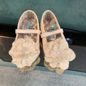 Stuart weitzman size 2 ballet